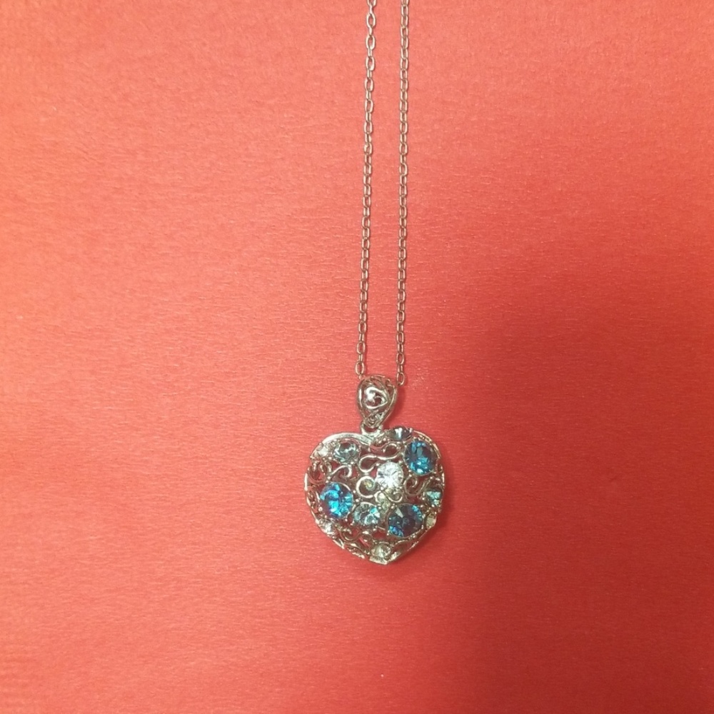 3D heart shaped pendant